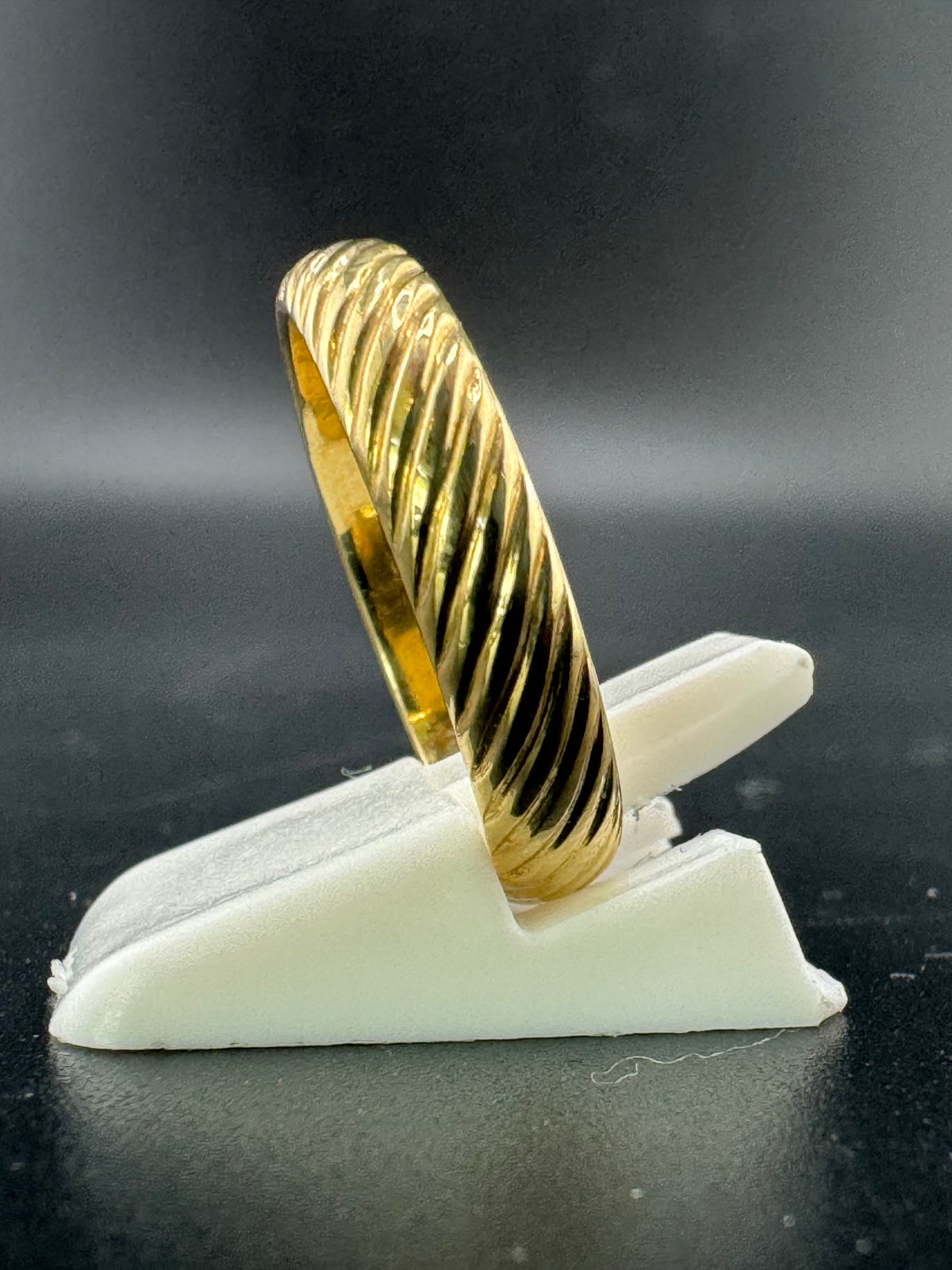 Gold Plated Sterling Silver Slanted Lines Band Ring – 3.86 Grams detail view