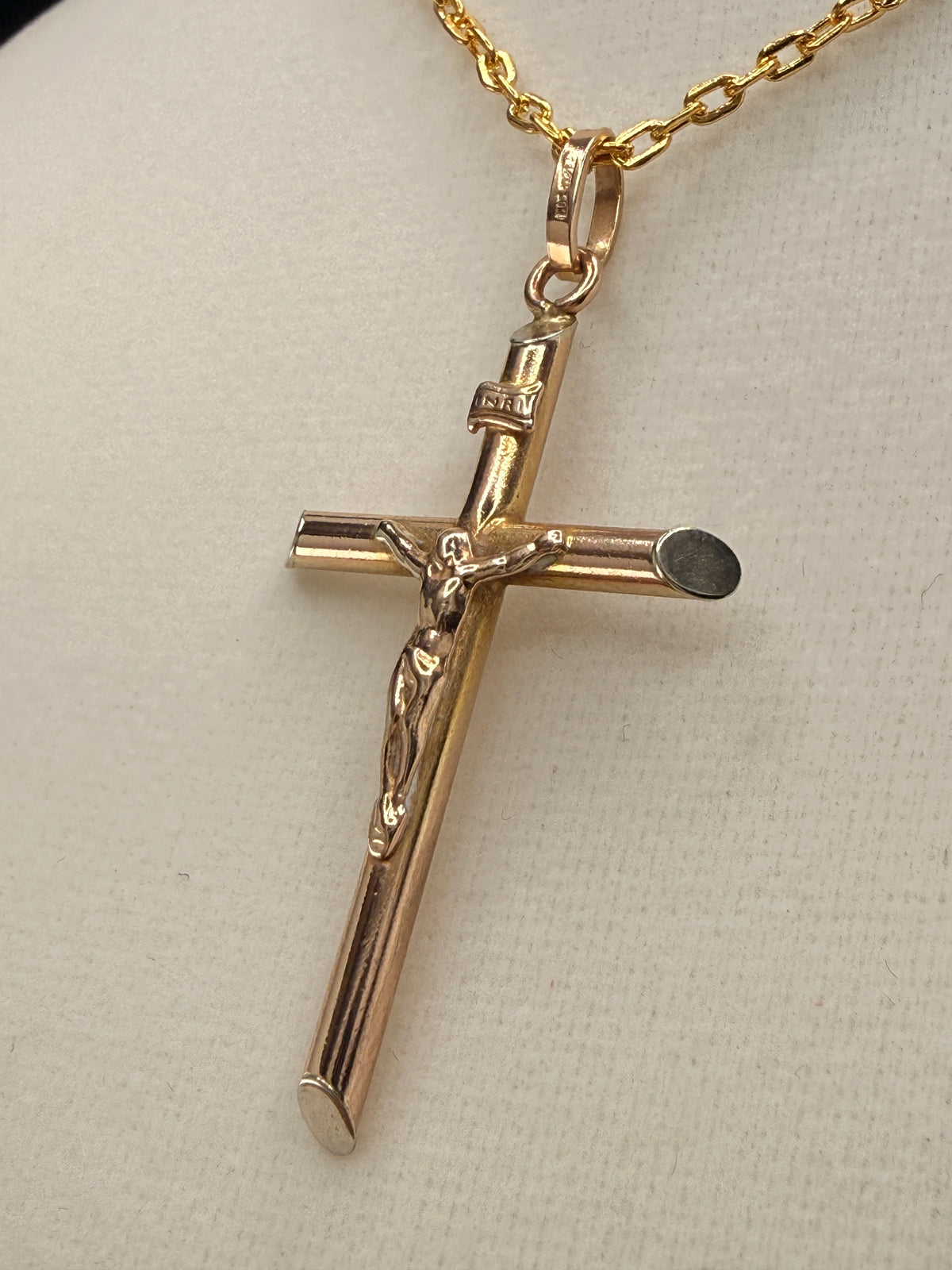 14K Gold Jesus on Cross Pendant detail view