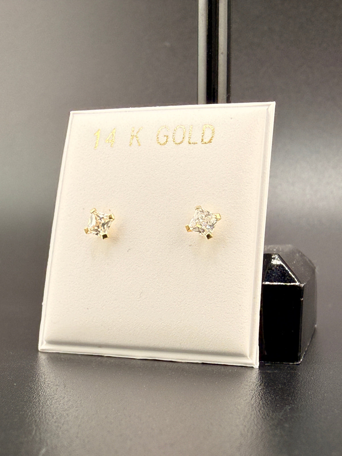 14K Gold 0.25 CT CZ Diamond Stud Earrings detail view
