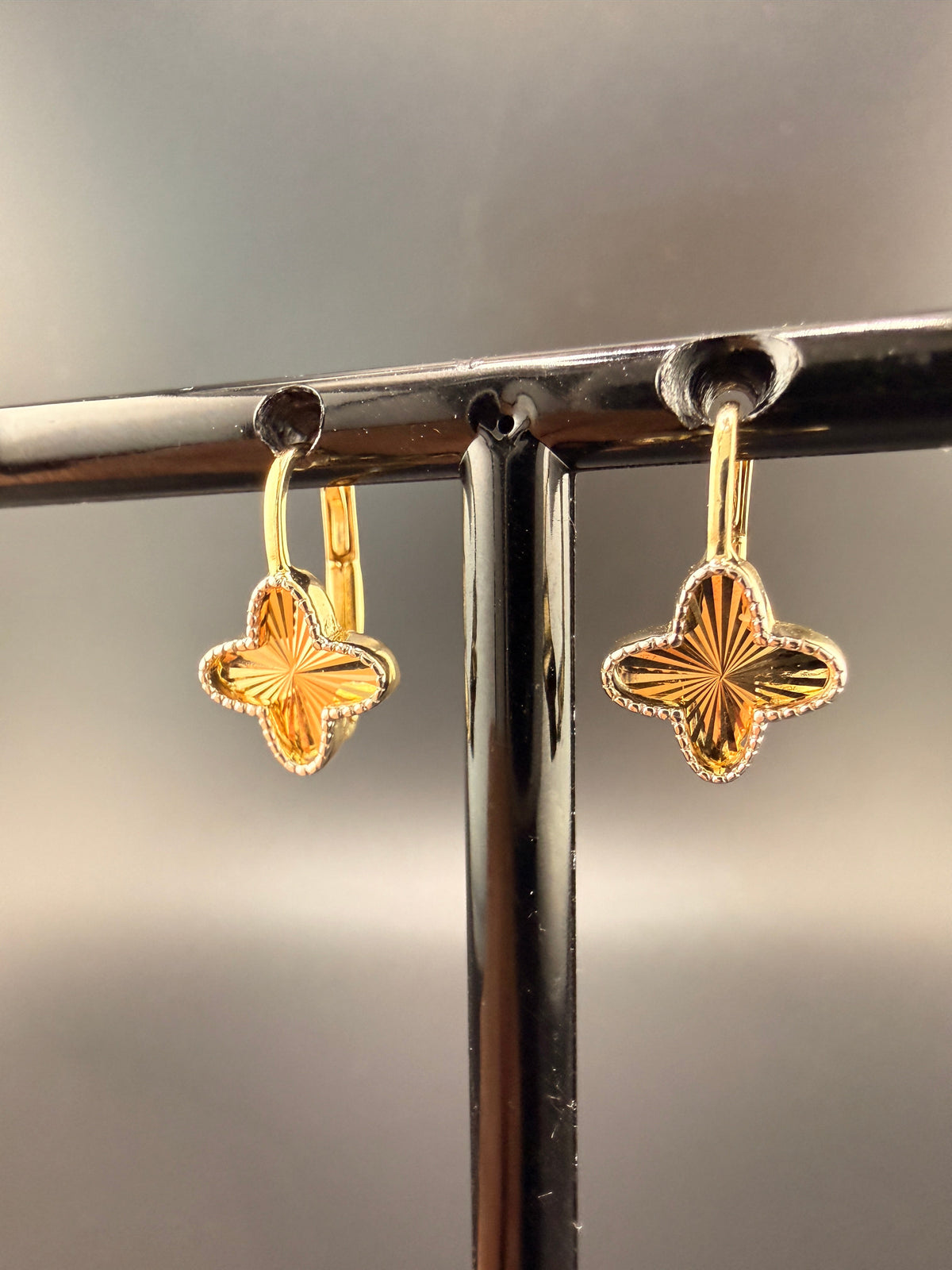 14K Solid Gold Cloverleaf Earrings (1.78g) – Real Gold Stud Earrings | Jewelry Connect Wholesale Price detail view
