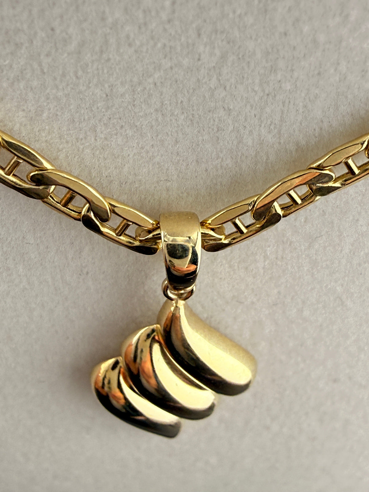 10K Solid Gold Twisted Pendant – 1.7g Diamond-Cut Twisted Gold Pendant | Wholesale Price Jewelry detail view